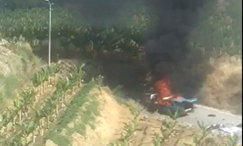 Antalya'da otomobil alev alev yandı
