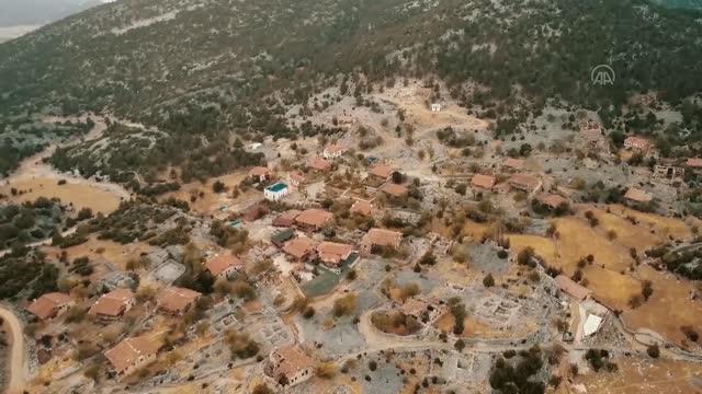 Yıllara meydan okuyan tarihi "düğmeli evler" restorasyonla ayağa kaldırılıyor