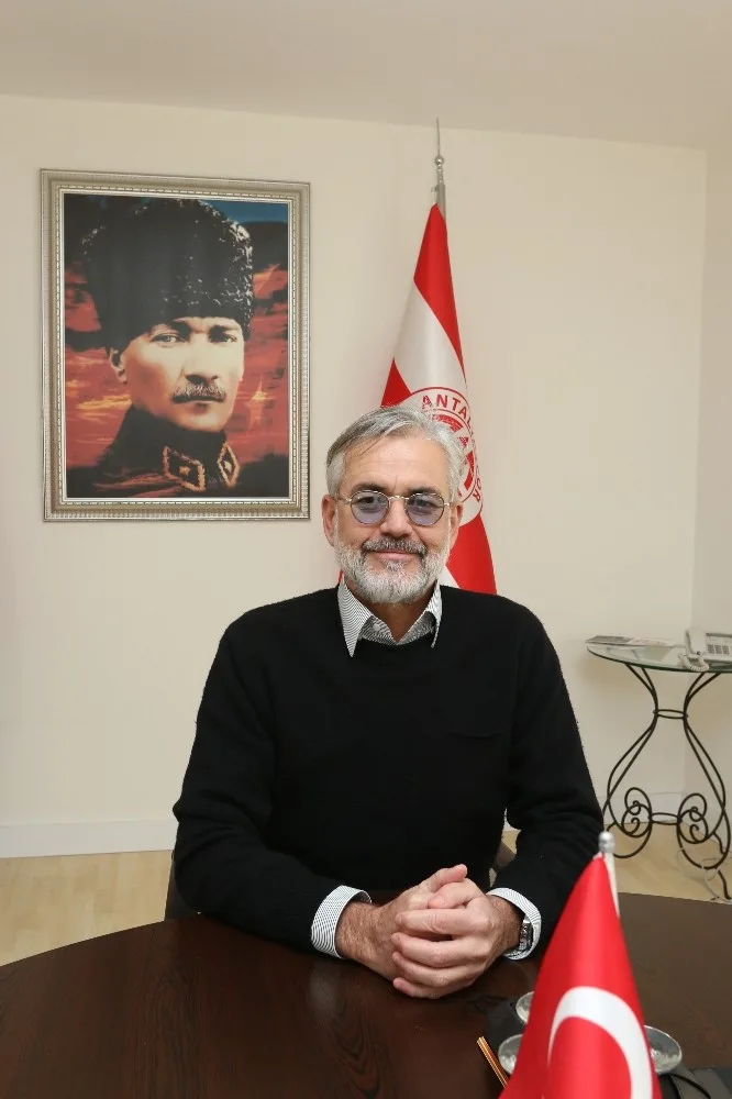 Antalyaspor A.Ş. Başkanı Emin Hesapcıoğlu görevinden ayrıldı