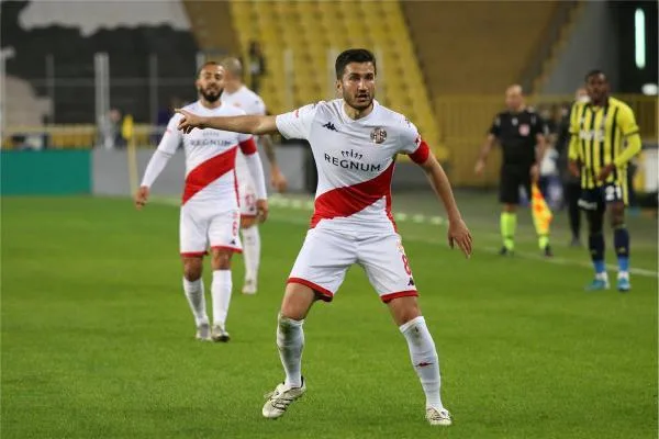 13 maçlık yenilmezlik serisi bulunan Antalyaspor'un vazgeçilmez 4'lüsü