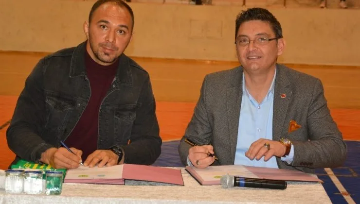  Büyükşehir Belediyesi ile yollarını ayıran Başpehlivan Ali Gürbüz, Korkuteli Belediyesi ile anlaştı
