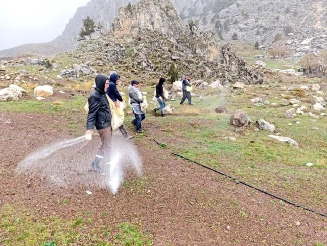 9 bin kilogram gübre toprakla buluştu