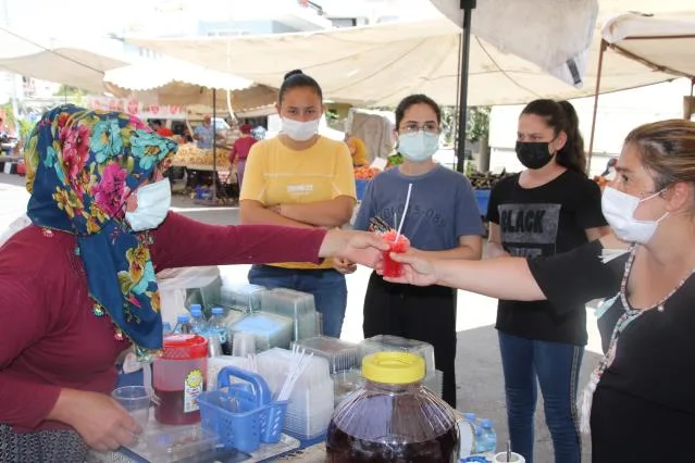 Antalya özel şerbetle hazırlanan "karlama" ile serinliyor
