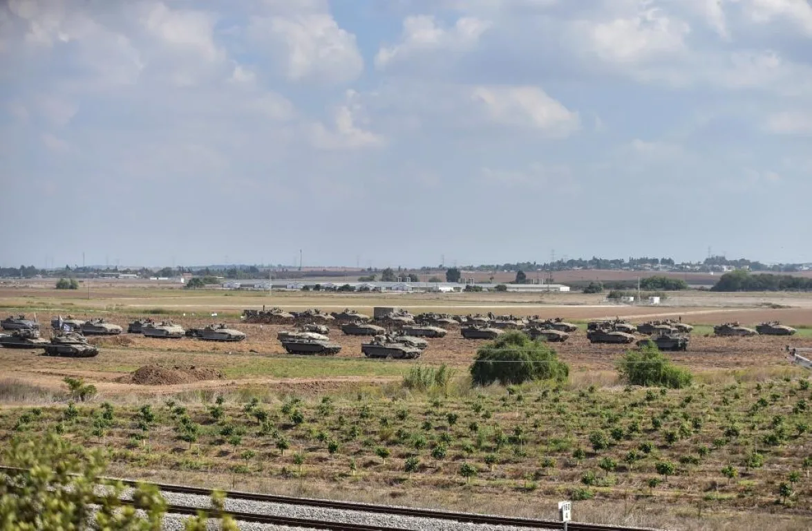 İsrail tanklarla cephe hattını genişletiyor