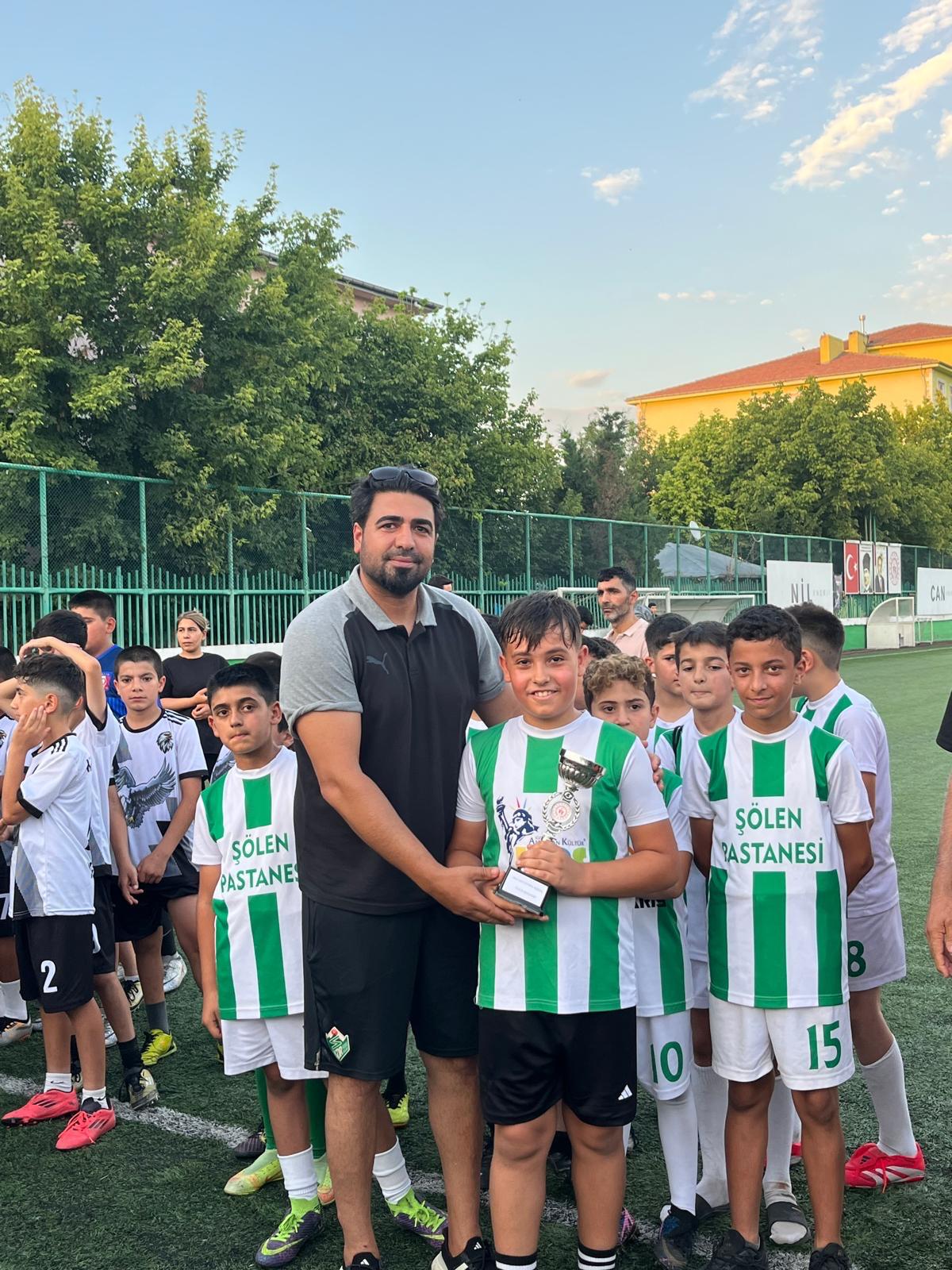 ĹİSANS VE MÜSABAKA REKORU IĞDIR'DA