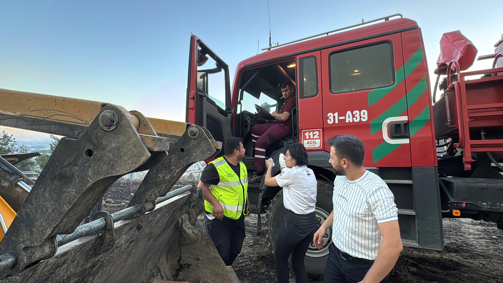 Ülkem Okuyor Derneği’ne Hatay’daki Yangınlardaki Çabaları Nedeniyle Teşekkür Belgesi