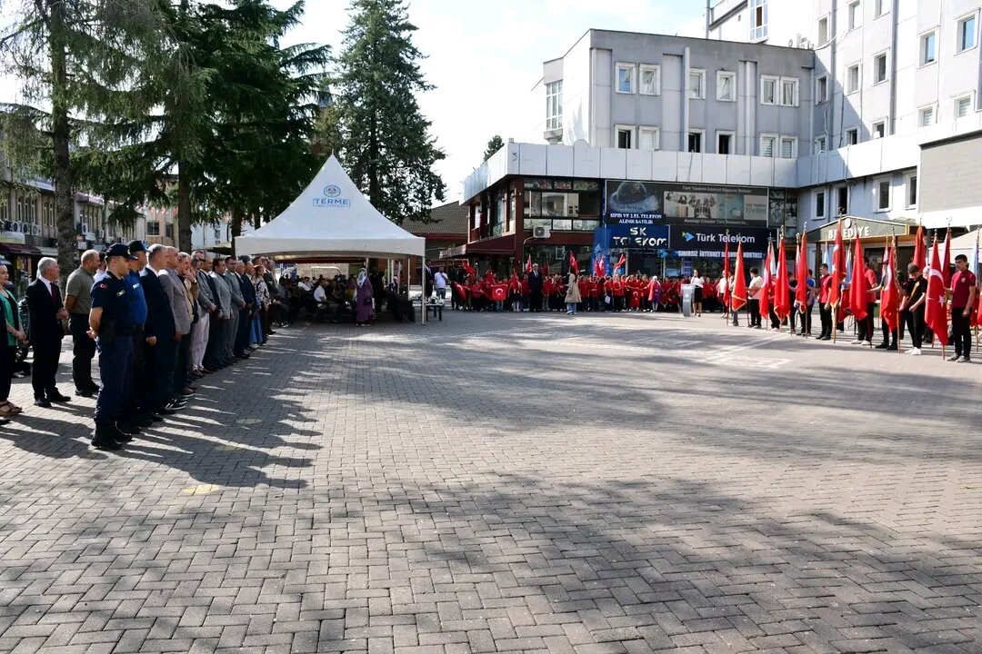Terme'de İlköğretim Haftası İçin Tören Düzenlendi 