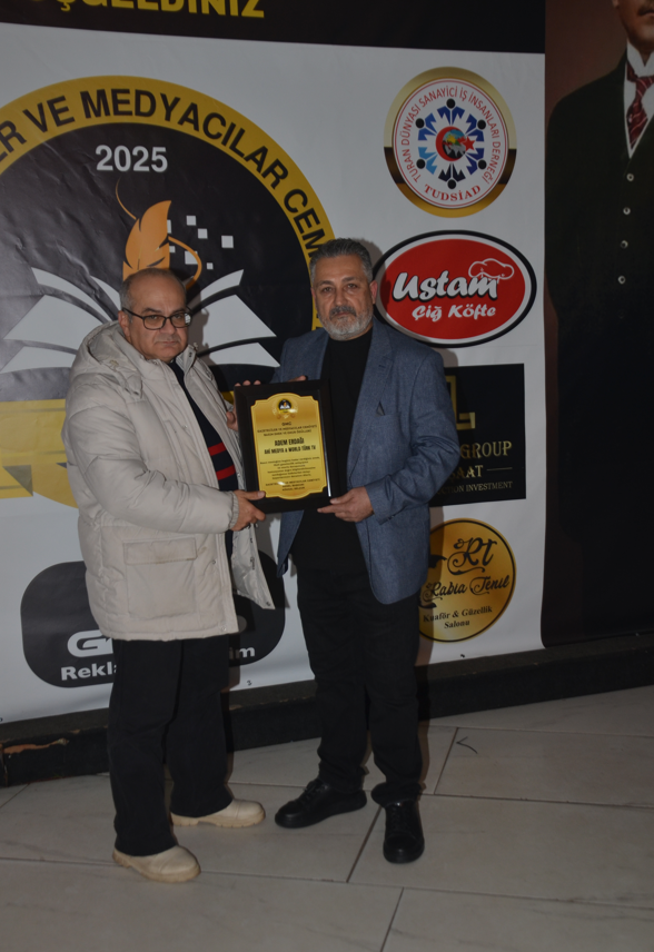 GAZETECİLER VE MEDYACILAR CEMİYETİ’NDEN VEFA GECESİ