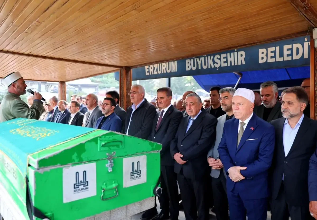 Vekil Adem Çalkın, Ahmet Turan Öz’ün cenazesine katıldı