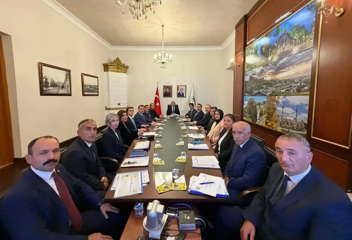 Kars Valiliği, sosyal yardımlar için toplantı gerçekleştirdi