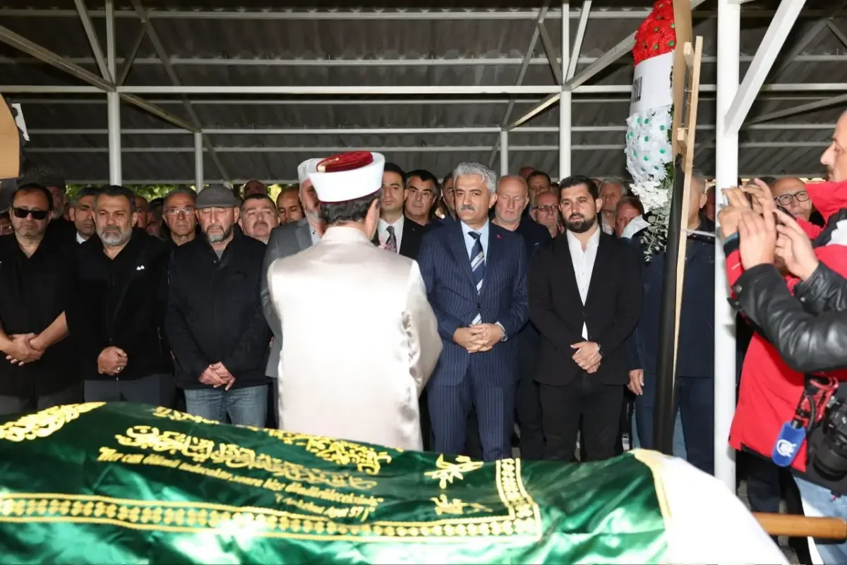 Gazeteci Levent Öztürk, Düzce'de son yolculuğuna uğurlandı