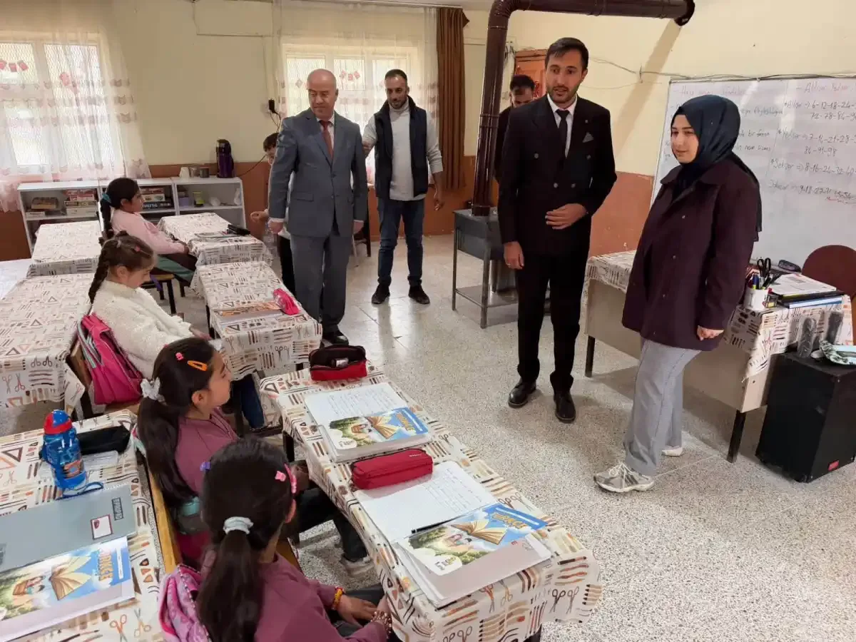 Kaymakam Kılıç, Balçiçek Köyü’nde öğrenci ve öğretmenlerle buluştu