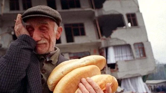 Türkiye'nin hiç unutamadığı 45 saniye! 21. yılında 17 Ağustos depremi ve sonrasında yaşananlar